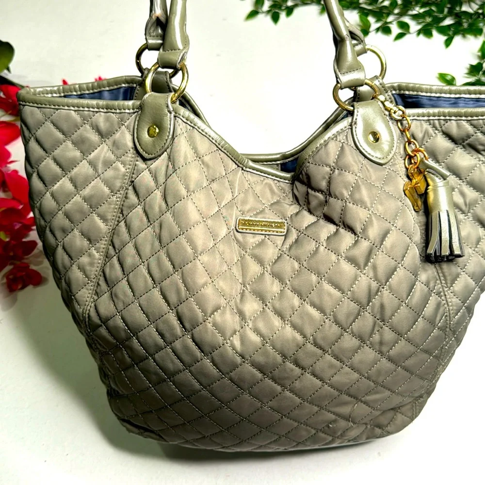 ♥️🐢 Tommy Hilfiger Tote 🐢♥️ - Picture 1 of 10